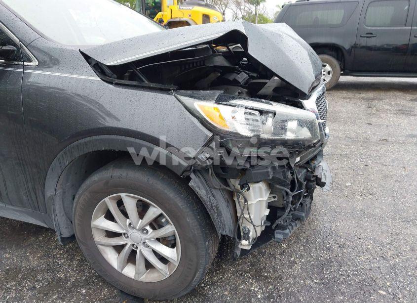 Photo 6 of 2018 Kia Sorento 2.4L LX (VIN 5XYPG4A38JG358968)