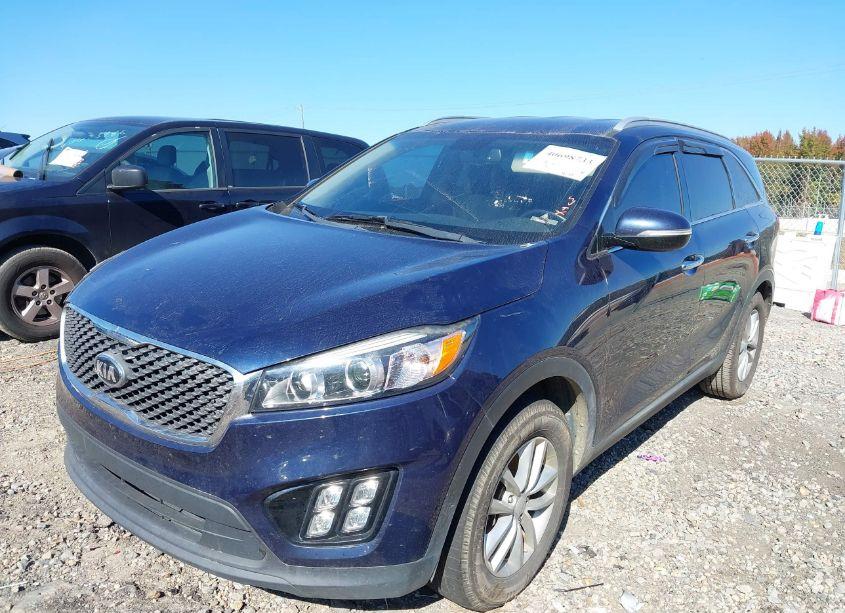 Photo 2 of 2018 Kia Sorento 2.4L LX (VIN 5XYPG4A38JG399410)