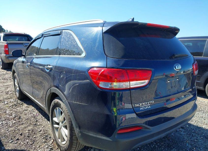 Photo 3 of 2018 Kia Sorento 2.4L LX (VIN 5XYPG4A38JG399410)
