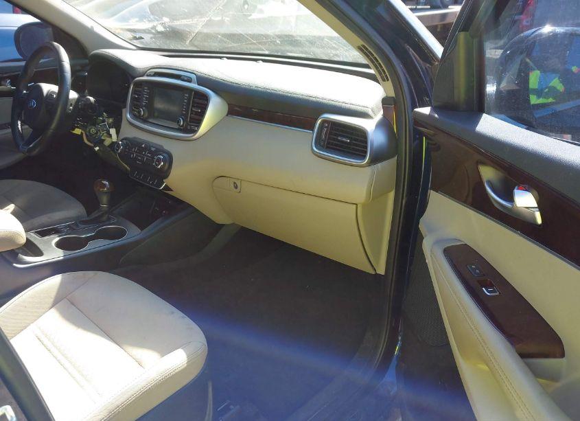 Photo 5 of 2018 Kia Sorento 2.4L LX (VIN 5XYPG4A38JG399410)