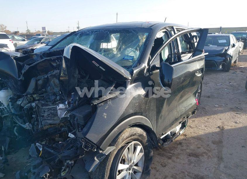 Photo 2 of 2019 Kia Sorento 2.4L L (VIN 5XYPG4A38KG499203)