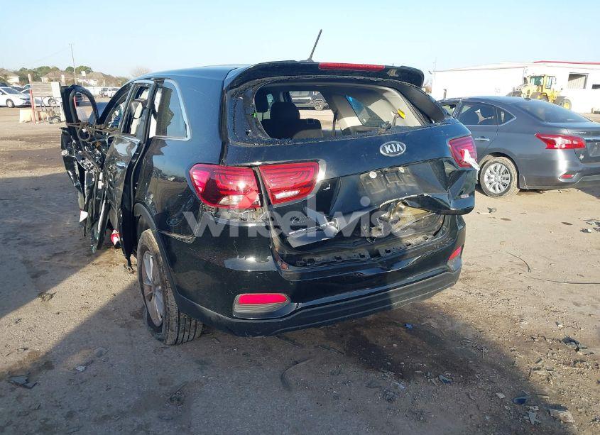 Photo 3 of 2019 Kia Sorento 2.4L L (VIN 5XYPG4A38KG499203)