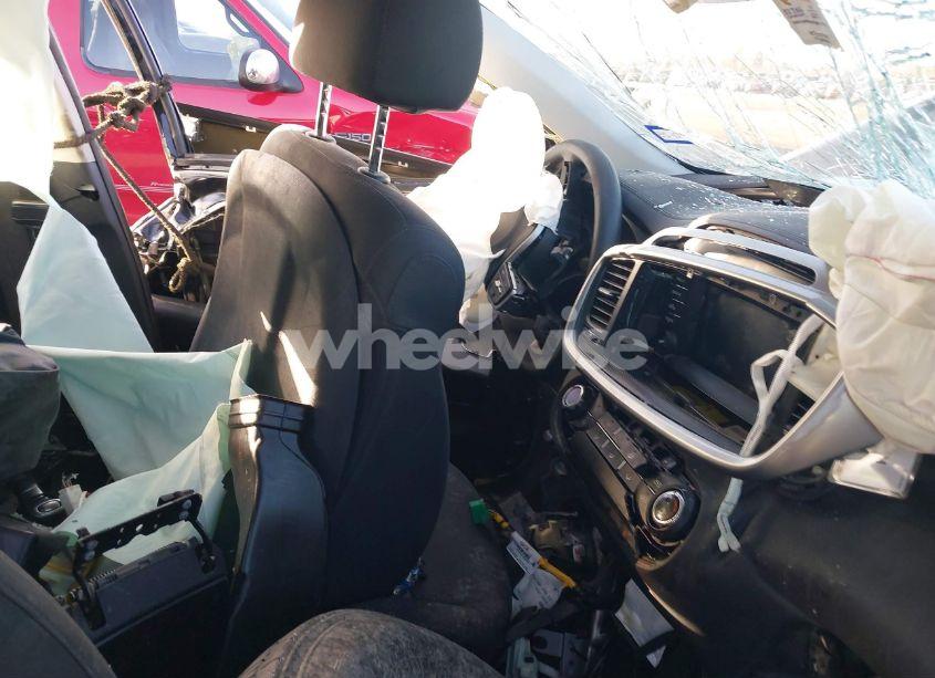 Photo 7 of 2019 Kia Sorento 2.4L L (VIN 5XYPG4A38KG499203)