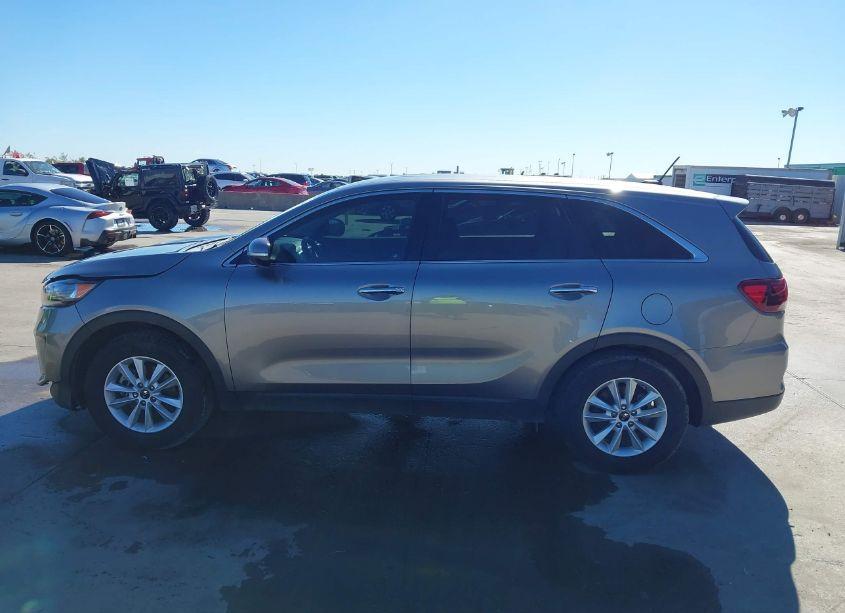 Photo 14 of 2019 Kia Sorento 2.4L LX (VIN 5XYPG4A38KG509633)