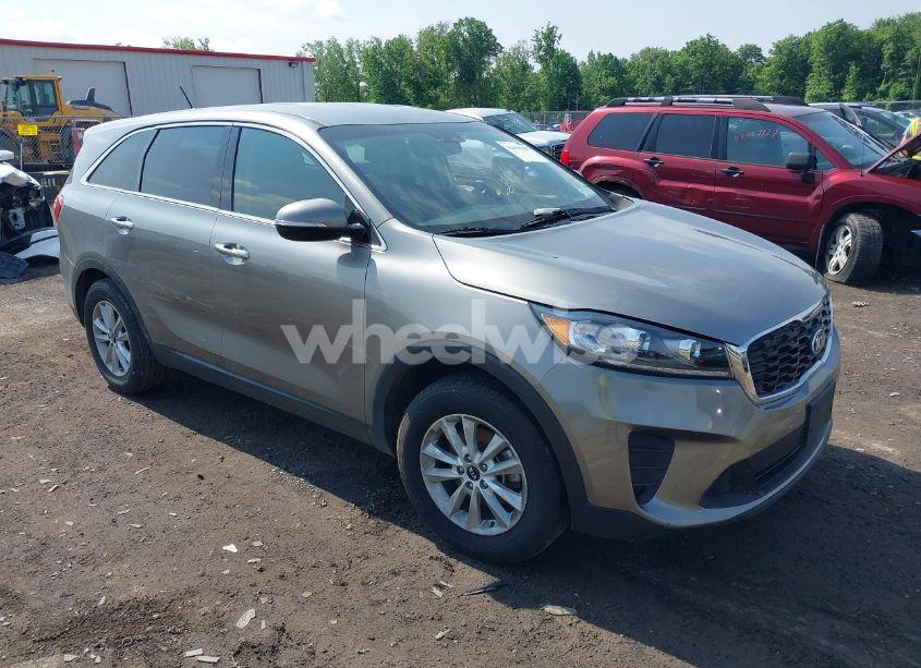 2019 Kia Sorento 2.4L LX (VIN 5XYPG4A38KG513195) main photo