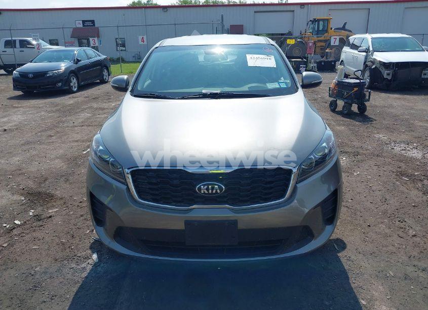 Photo 12 of 2019 Kia Sorento 2.4L LX (VIN 5XYPG4A38KG513195)