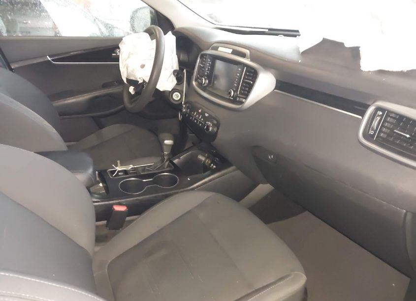 Photo 5 of 2019 Kia Sorento 2.4L LX (VIN 5XYPG4A38KG523757)