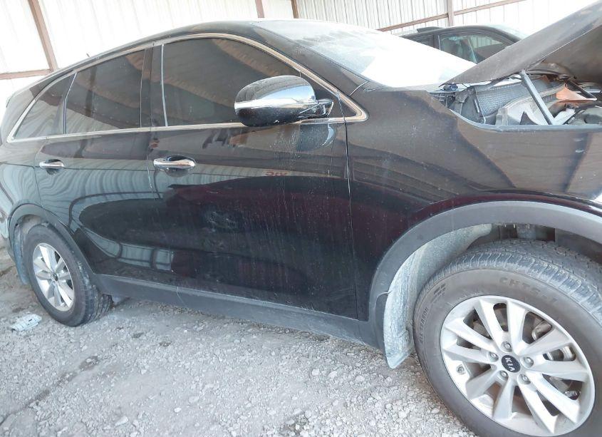 Photo 13 of 2019 Kia Sorento 2.4L LX (VIN 5XYPG4A38KG533074)