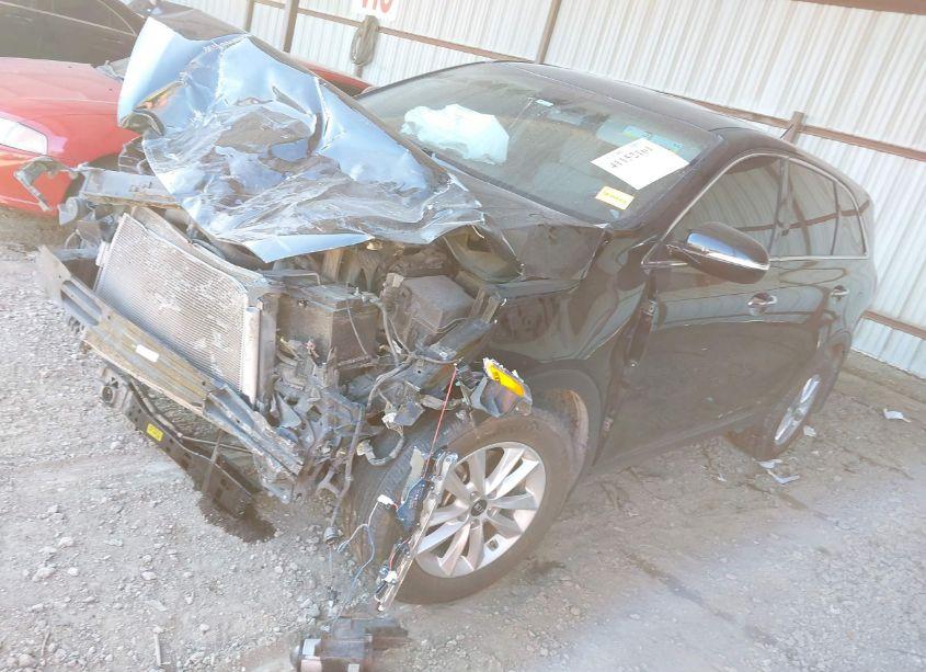 Photo 2 of 2019 Kia Sorento 2.4L LX (VIN 5XYPG4A38KG533074)