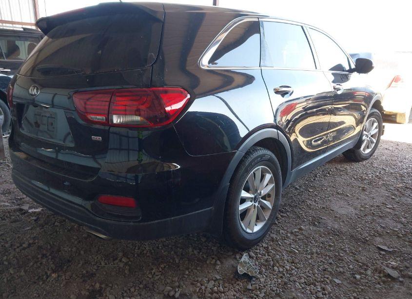 Photo 4 of 2019 Kia Sorento 2.4L LX (VIN 5XYPG4A38KG533074)