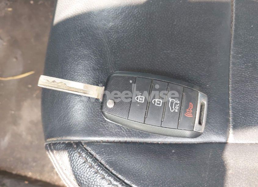 Photo 11 of 2019 Kia Sorento 2.4L L (VIN 5XYPG4A38KG540249)