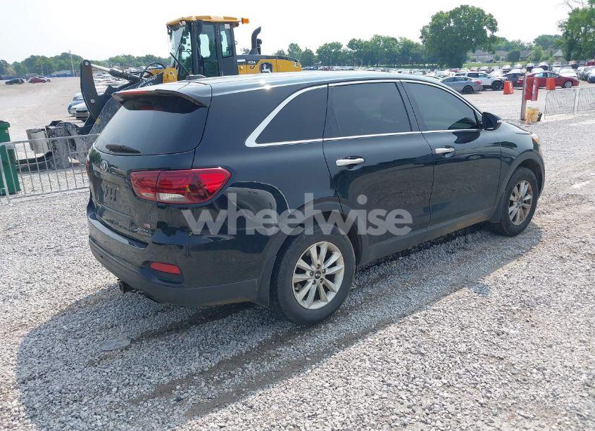 Photo 4 of 2019 Kia Sorento 2.4L L (VIN 5XYPG4A38KG540249)