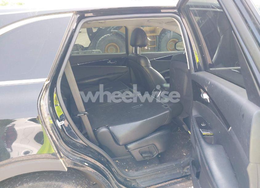 Photo 8 of 2019 Kia Sorento 2.4L L (VIN 5XYPG4A38KG540249)