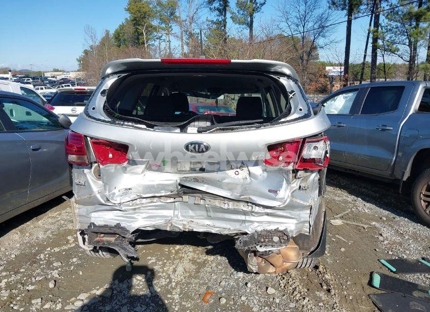 Photo 16 of 2019 Kia Sorento 2.4L L (VIN 5XYPG4A38KG564907)