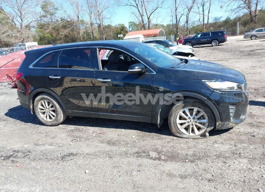 Photo 13 of 2019 Kia Sorento 2.4L L (VIN 5XYPG4A38KG595526)