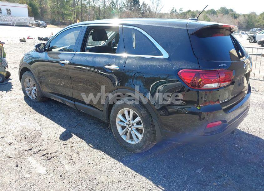 Photo 3 of 2019 Kia Sorento 2.4L L (VIN 5XYPG4A38KG595526)