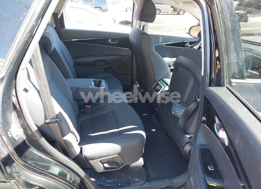 Photo 8 of 2019 Kia Sorento 2.4L L (VIN 5XYPG4A38KG595526)