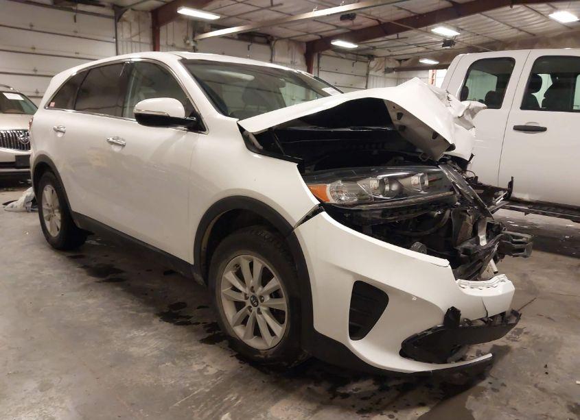 2019 Kia Sorento 2.4L L (VIN 5XYPG4A38KG611322) main photo