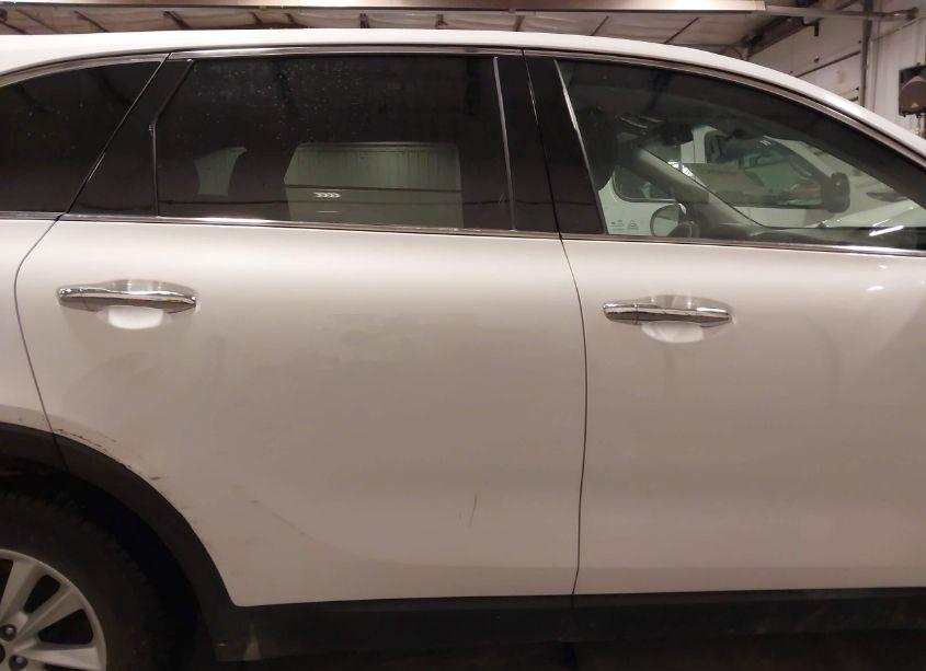 Photo 14 of 2019 Kia Sorento 2.4L L (VIN 5XYPG4A38KG611322)