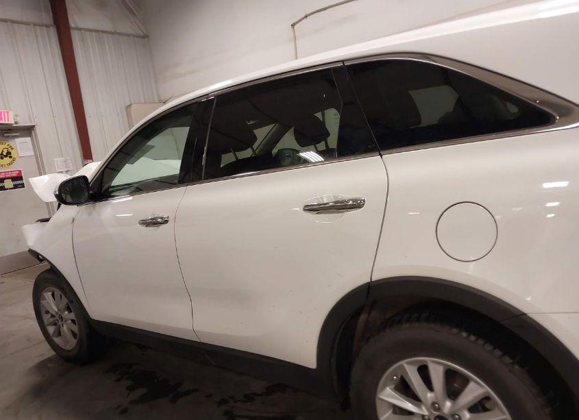 Photo 15 of 2019 Kia Sorento 2.4L L (VIN 5XYPG4A38KG611322)
