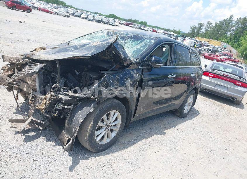 Photo 2 of 2020 Kia Sorento 2.4L LX (VIN 5XYPG4A38LG625755)