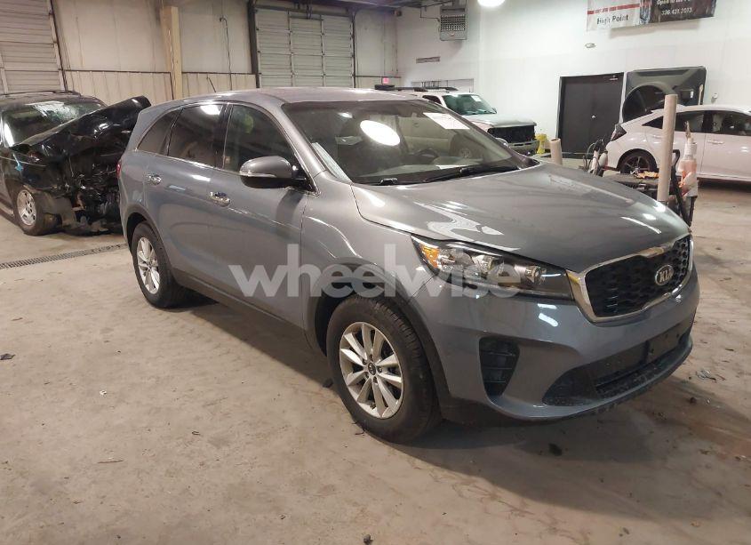 2020 Kia Sorento 2.4L L (VIN 5XYPG4A38LG629076) main photo