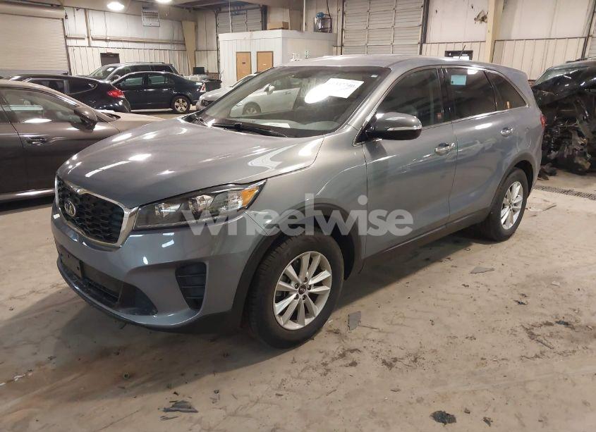 Photo 2 of 2020 Kia Sorento 2.4L L (VIN 5XYPG4A38LG629076)