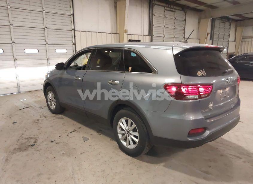 Photo 3 of 2020 Kia Sorento 2.4L L (VIN 5XYPG4A38LG629076)