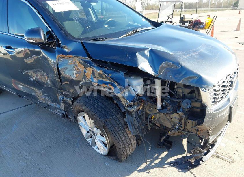 Photo 6 of 2020 Kia Sorento 2.4L LX (VIN 5XYPG4A38LG660019)