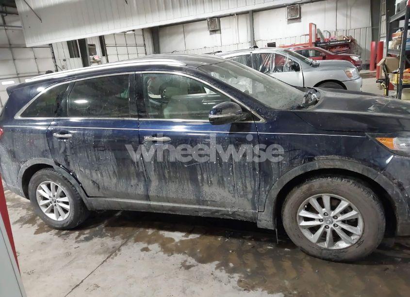 Photo 12 of 2020 Kia Sorento 2.4L LX (VIN 5XYPG4A38LG693943)