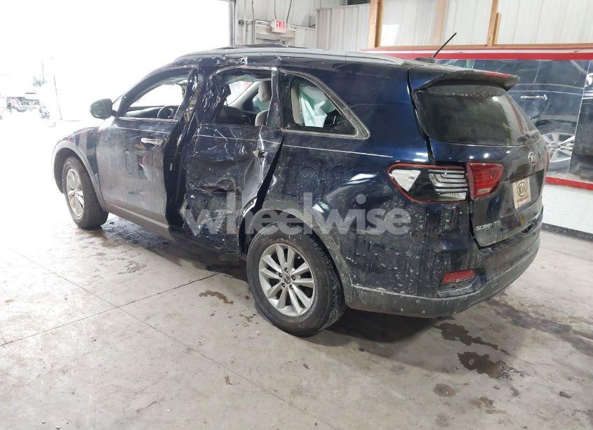 Photo 3 of 2020 Kia Sorento 2.4L LX (VIN 5XYPG4A38LG693943)