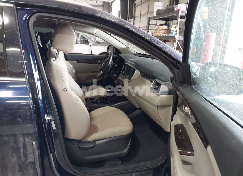 Photo 5 of 2020 Kia Sorento 2.4L LX (VIN 5XYPG4A38LG693943)