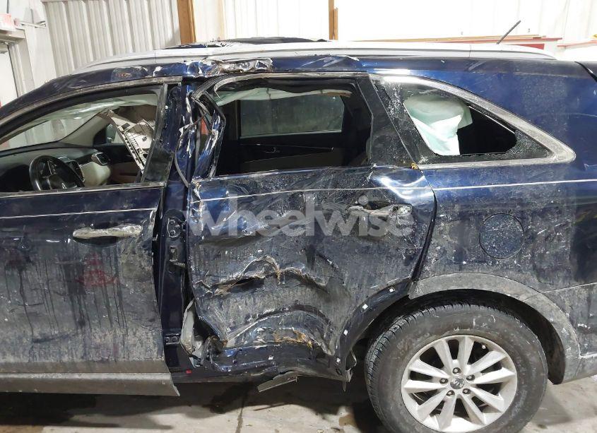 Photo 6 of 2020 Kia Sorento 2.4L LX (VIN 5XYPG4A38LG693943)