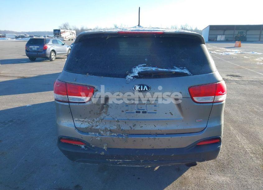 Photo 16 of 2016 Kia Sorento 2.4L L (VIN 5XYPG4A39GG003462)