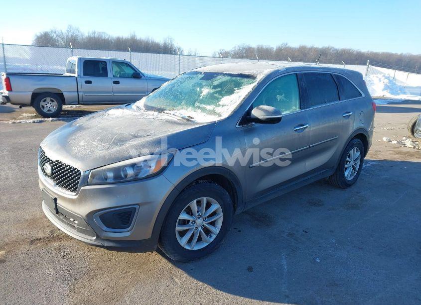 Photo 2 of 2016 Kia Sorento 2.4L L (VIN 5XYPG4A39GG003462)