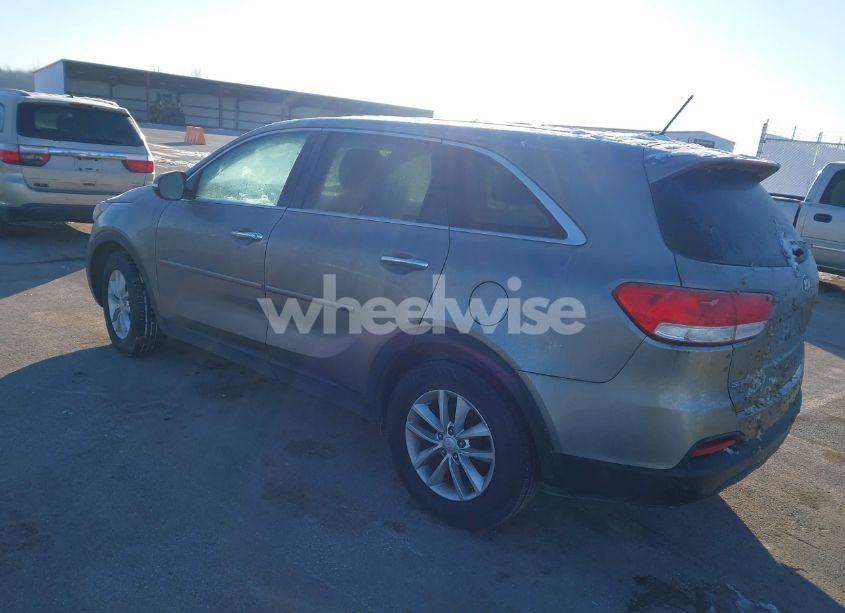 Photo 3 of 2016 Kia Sorento 2.4L L (VIN 5XYPG4A39GG003462)