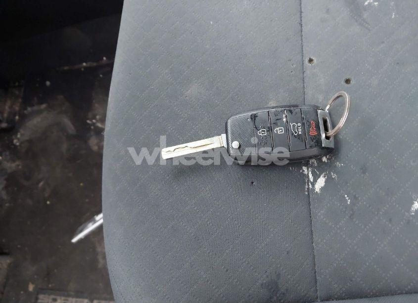 Photo 11 of 2016 Kia Sorento 2.4L LX (VIN 5XYPG4A39GG032489)