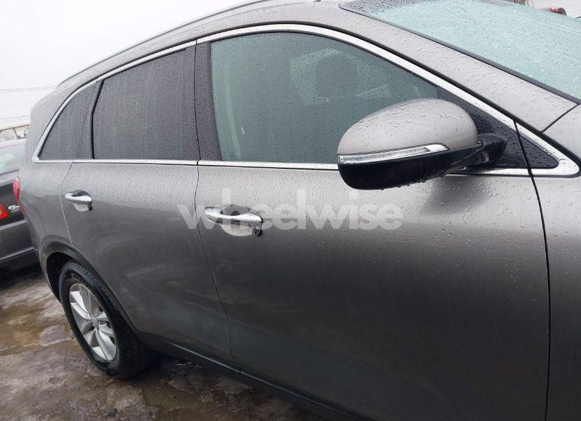 Photo 13 of 2016 Kia Sorento 2.4L LX (VIN 5XYPG4A39GG032489)