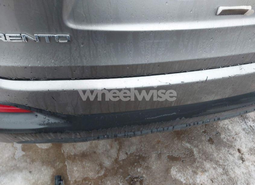 Photo 17 of 2016 Kia Sorento 2.4L LX (VIN 5XYPG4A39GG032489)