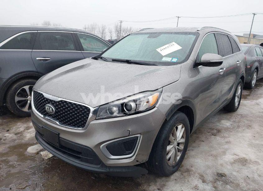 Photo 2 of 2016 Kia Sorento 2.4L LX (VIN 5XYPG4A39GG032489)