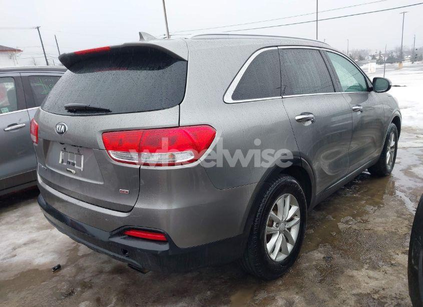 Photo 4 of 2016 Kia Sorento 2.4L LX (VIN 5XYPG4A39GG032489)