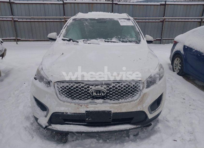 Photo 12 of 2016 Kia Sorento 2.4L LX (VIN 5XYPG4A39GG043976)