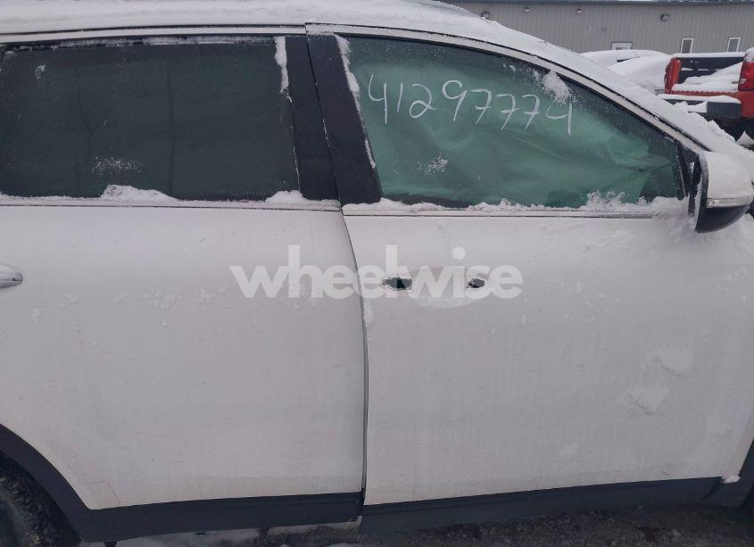 Photo 13 of 2016 Kia Sorento 2.4L LX (VIN 5XYPG4A39GG043976)