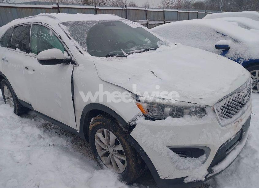 Photo 6 of 2016 Kia Sorento 2.4L LX (VIN 5XYPG4A39GG043976)