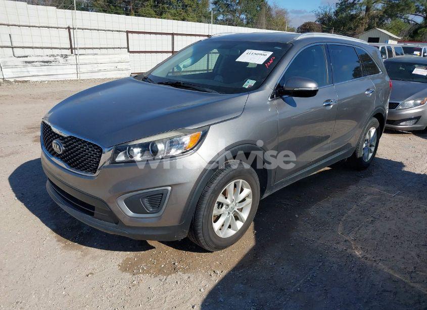 Photo 2 of 2016 Kia Sorento 2.4L LX (VIN 5XYPG4A39GG045842)