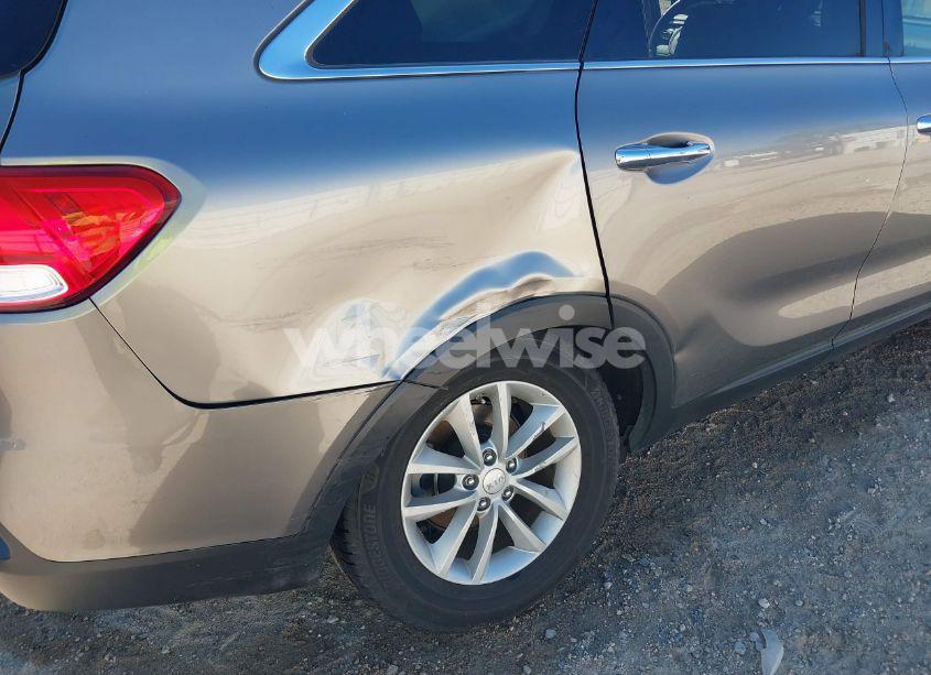 Photo 6 of 2016 Kia Sorento 2.4L LX (VIN 5XYPG4A39GG045842)