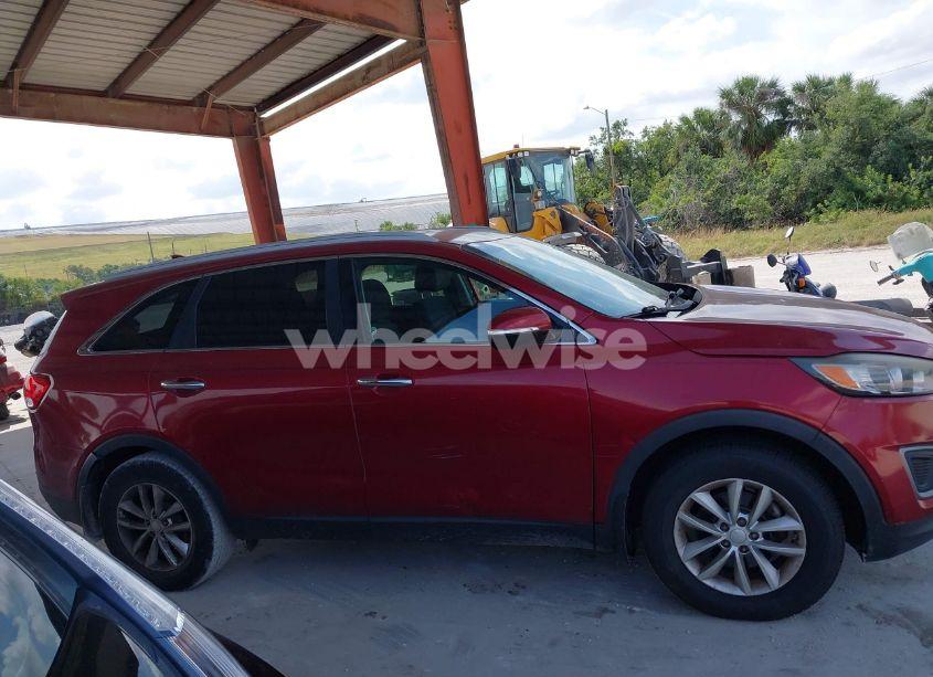 Photo 13 of 2016 Kia Sorento 2.4L LX (VIN 5XYPG4A39GG090599)