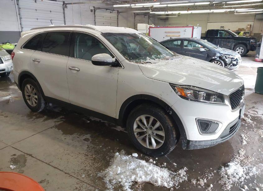 2016 Kia Sorento 2.4L LX (VIN 5XYPG4A39GG112021) main photo