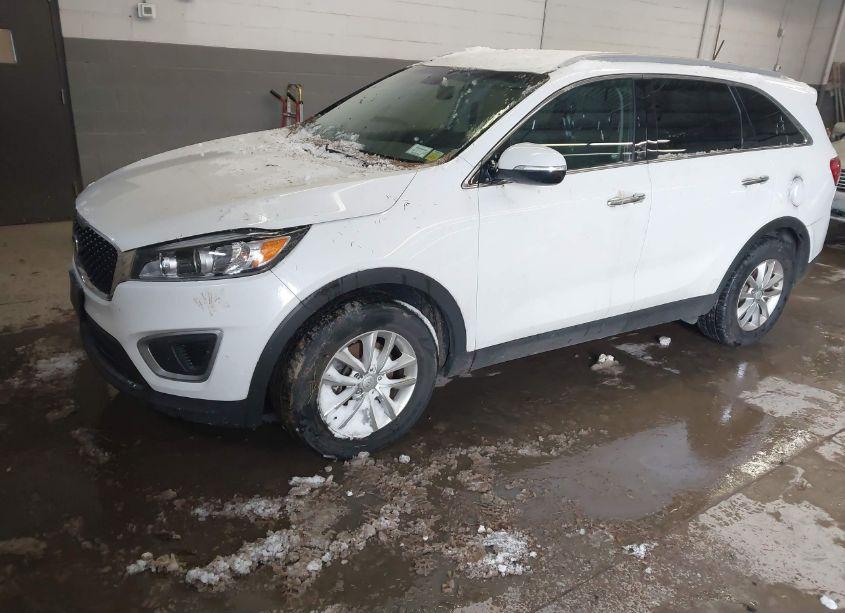 Photo 2 of 2016 Kia Sorento 2.4L LX (VIN 5XYPG4A39GG112021)