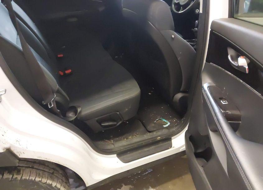 Photo 8 of 2016 Kia Sorento 2.4L LX (VIN 5XYPG4A39GG112021)